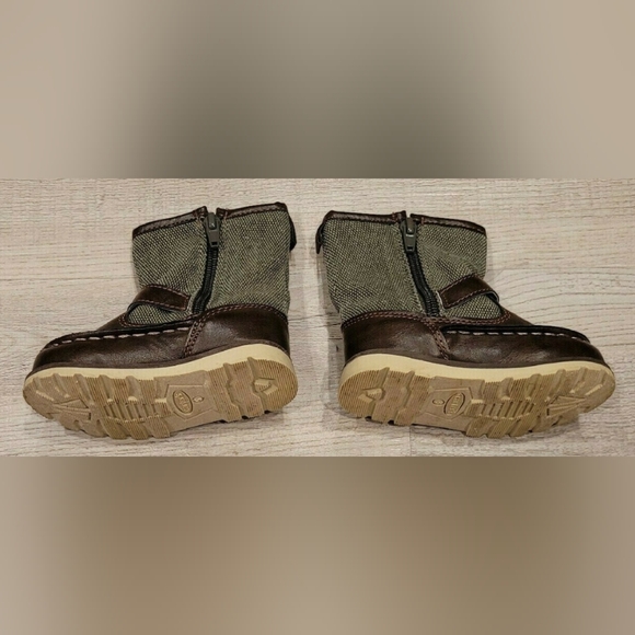 Carter's boots size 5 toddler - Picture 2 of 7